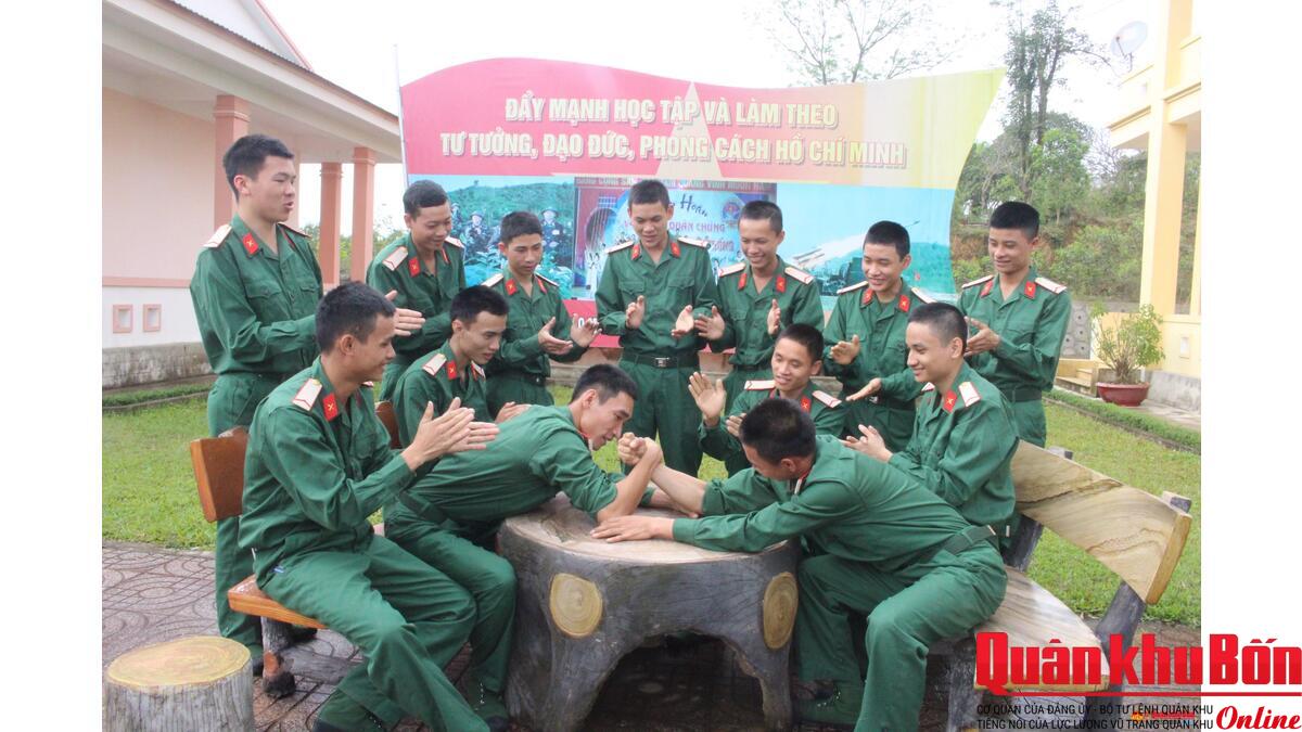 Giờ vui chơi trong ngày nghỉ của chiến sĩ mới Tiểu đoàn 3. Giờ vui chơi trong ngày nghỉ của chiến sĩ mới Tiểu đoàn 3.