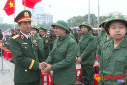 GHI NHANH: NGÀY HỘI TÒNG QUÂN TRÊN ĐỊA BÀN QUÂN KHU 4
