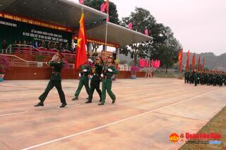 <a href="/dat-va-nguoi-quan-khu-4" title="Đất và người Quân khu 4" rel="dofollow">Đất và người Quân khu 4</a>