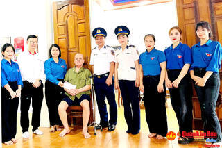 <a href="/hau-phuong-quan-doi" title="Hậu phương quân đội" rel="dofollow">Hậu phương quân đội</a>