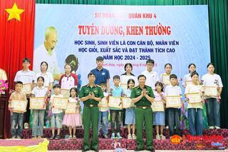 <a href="/ban-doc" title="Bạn đọc" rel="dofollow">Bạn đọc</a>