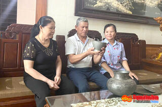 <a href="/dat-va-nguoi-quan-khu-4" title="Đất và người Quân khu 4" rel="dofollow">Đất và người Quân khu 4</a>