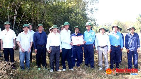 Ban chỉ đạo 1237 Quân khu 4 kiểm tra công tác quy tập hài cốt liệt sĩ tại tỉnh Khăm Muộn (Lào)