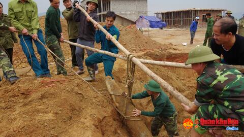 Bộ CHQS tỉnh Hà Tĩnh hủy nổ an toàn quả bom 500 bảng Anh