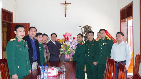 Bộ chỉ huy quân sự tỉnh Nghệ An chúc mừng các giáo xứ nhân Lễ Giáng sinh năm 2017