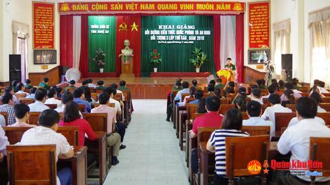 Hội đồng Giáo dục Quốc phòng - An ninh tỉnh Nghệ An: Khai mạc Bồi dưỡng kiến thức Quốc phòng - An ninh đối tượng 3