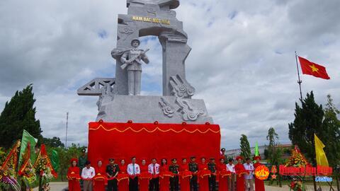 Khánh thành công trình tượng đài chiến sĩ công an nhân dân vũ trang bảo vệ giới tuyến