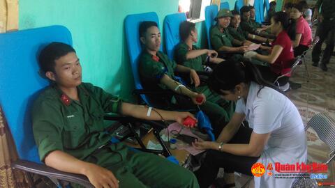 Trường Quân sự Quân khu: Gần 600 cán bộ, học viên tham gia hiến máu tình nguyện
