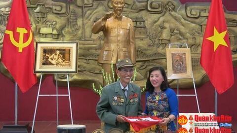 Tỉnh Thừa Thiên Huế: Thêm 189 tư liệu, hiện vật tặng Bảo tàng Hồ Chí Minh