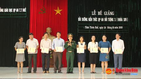 Hội đồng Giáo dục quốc phòng - an ninh Thừa Thiên Huế: Bế mạc lớp bồi dưỡng kiến thức quốc phòng – an ninh đối tượng 3