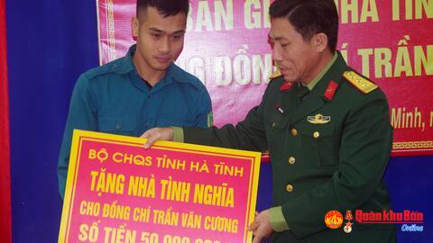 Bộ CHQS tỉnh Hà Tĩnh: Bàn giao "Nhà tình nghĩa" cho dân quân có hoàn cảnh khó khăn