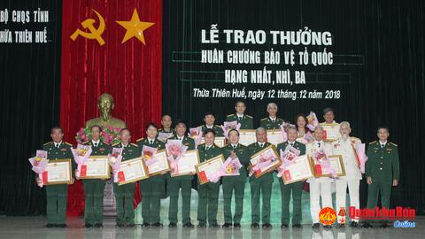 Bộ CHQS Thừa Thiên Huế: Trao tặng và truy tặng Huân chương Bảo vệ Tổ quốc