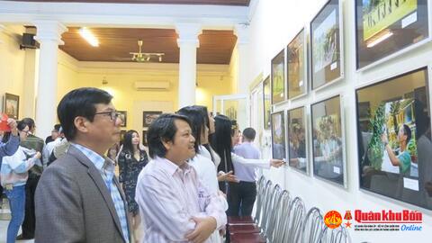 Tỉnh Thừa Thiên Huế: Triển lãm ảnh nghệ thuật “Vang mãi khúc quân hành”