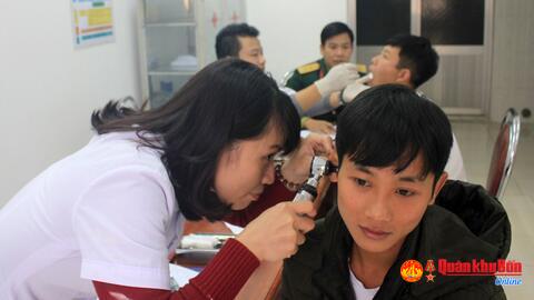 Huyện Bố Trạch (tỉnh Quảng Bình) khám tuyển nghĩa vụ quân sự, công an năm 2019