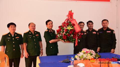Bộ Tư lệnh Quân khu 4: Thăm, làm việc Bộ CHQS tỉnh Bô Ly Khăm Xay.