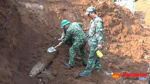 Xử lý thành công quả bom ở Trường THPT Cửa Tùng (Vĩnh Linh, Quảng Trị)