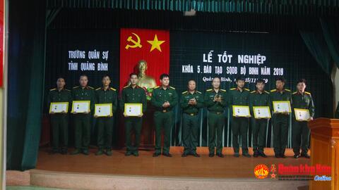 Trường Quân sự tỉnh Quảng Bình: Tổ chức Lễ tốt nghiệp Khóa 5 đào tạo sỹ quan dự bị