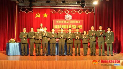 Thường vụ Đảng ủy Cục Chính trị Quân khu 4 chỉ đạo Chi bộ Đoàn Văn công đại hội trước thành công tốt đẹp