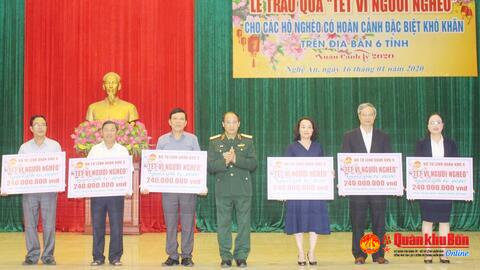 Bộ Tư lệnh Quân khu 4 trao quà Tết cho 1800 hộ nghèo
