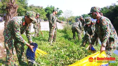 150 cán bộ, chiến sĩ Bộ Chỉ huy quân sự tỉnh Thừa Thiên Huế tham gia “Ngày Chủ nhật xanh”