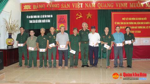 Bộ Tư lệnh Quân khu 4: Thăm, tặng quà các đối tượng chính sách trên địa bàn tỉnh Thanh Hóa