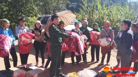Đoàn KT-QP 4 trao hỗ trợ tại xã biên giới tỉnh Nghệ An