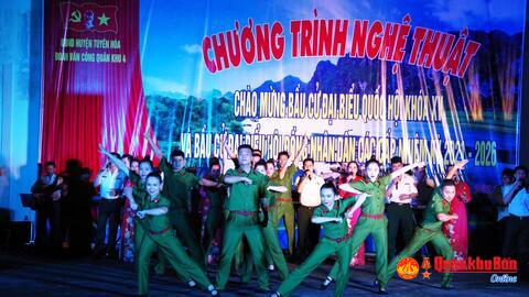 Đoàn Văn công Quân khu 4 biểu diễn nghệ thuật tại tỉnh Quảng Bình