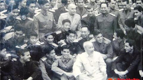 Người làm tướng có mưu trí bao giờ cũng lo lắng đến lợi, đến hại