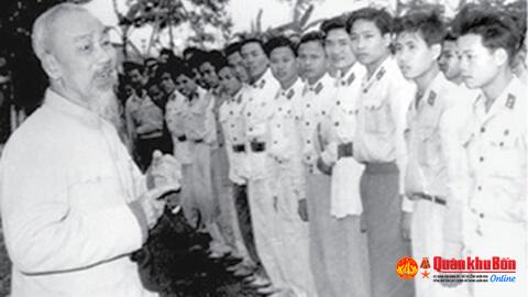 Các cán bộ các cấp phải lãnh đạo và phải làm kiểu mẫu trong việc kiểm thảo và tự phê bình