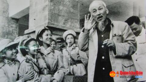 Khen, chê phải đúng mức