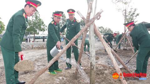 Bộ CHQS tỉnh Thừa Thiên Huế phát động Tết trồng cây “ Đời đời nhớ ơn Bác Hồ”