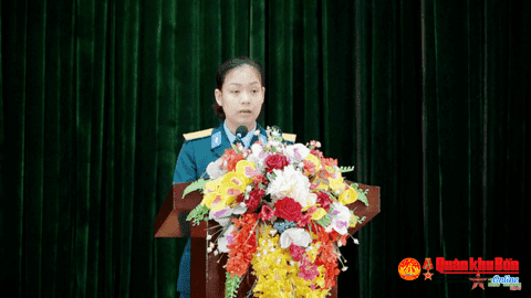 MIC trao bảo hiểm trọn đời tặng 2 con Thiếu tá Trần Ngọc Duy