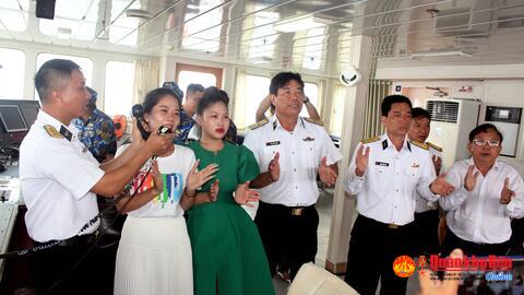 Thương lắm nhà giàn ơi!