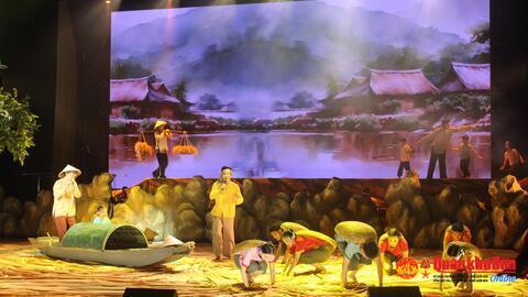 Chương trình nghệ thuật: "QUÂN KHU 4 - THỜI HOA LỬA"