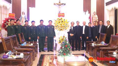 Bộ Tư lệnh Quân khu 4 chúc mừng Giáng sinh tại Giáo phận Thanh Hóa