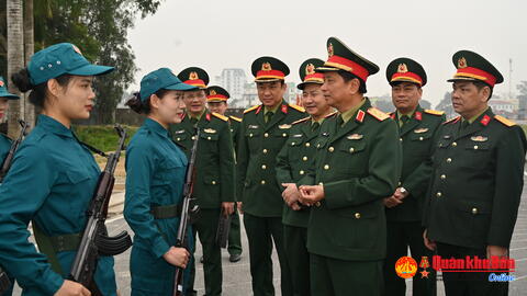 Bộ Tư lệnh Quân khu 4: Kiểm tra, động viên lực lượng tham gia Lễ diễu binh kỷ niệm 50 năm Ngày giải phóng miền Nam (30/4).