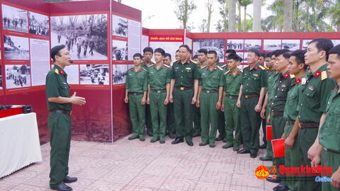 Lữ đoàn Pháo binh16 (Quân khu 4): Phối hợp tổ chức Triển lãm  “Mùa Xuân đại thắng”