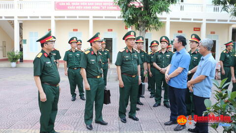 Trung tướng Hà Thọ Bình, Tư lệnh Quân khu 4 kiểm tra chuẩn bị sắp xếp tổ chức cơ quan Quân sự địa phương tại tỉnh Thanh Hóa.
