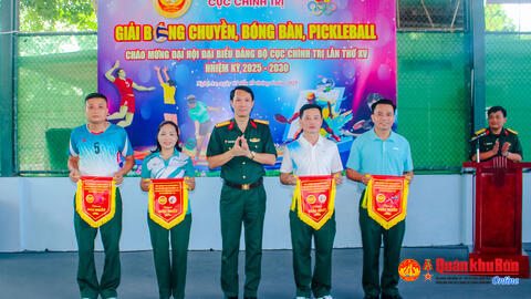 Cục Chính trị Quân khu 4 bế mạc Giải thể thao chào mừng Đại hội Đảng bộ lần thứ XV