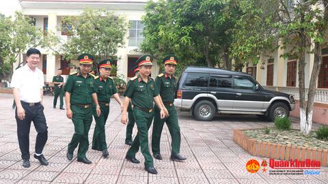 Thiếu tướng Đoàn Xuân Bường, Chính ủy Quân khu 4 kiểm tra công tác chuẩn bị tổ chức cơ quan quân sự địa phương tại tỉnh Nghệ An