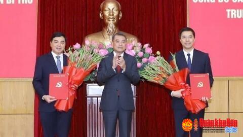 Công bố quyết định của Bộ Chính trị về công tác cán bộ tại Thanh Hóa