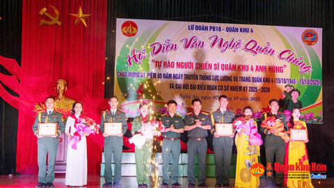 "Tự hào người chiến sĩ Quân khu 4 anh hùng"