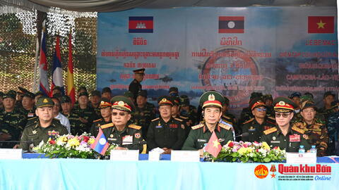 Diễn tập cứu hộ, cứu nạn tại Lào thành công tốt đẹp.