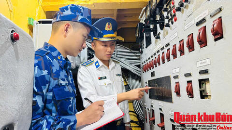 Kỹ sư trẻ tận tâm với những “trái tim” của con tàu Cảnh sát biển