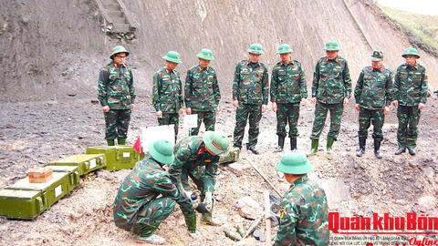 Cục Hậu cần – Kỹ thuật, kiểm tra công tác xử lý đạn dược cấp 5 tại Kho Kỹ thuật K2