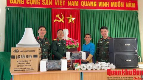 Đoàn Kinh tế - Quốc phòng 5 (Quân khu 4) tổ chức hoạt động dân vận, xây dựng cơ sở chính trị