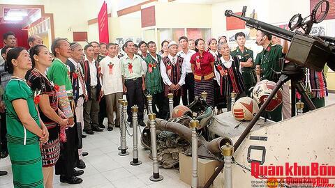 Đẩy mạnh tuyên truyền kỷ niệm 80 năm Ngày truyền thống Cục Chính trị Quân khu 4