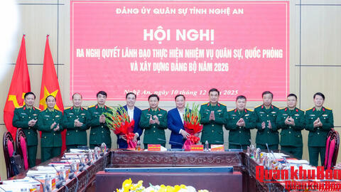 Thiếu tướng Đoàn Xuân Bường, Chính ủy Quân khu dự Hội nghị Đảng ủy Quân sự tỉnh Nghệ An