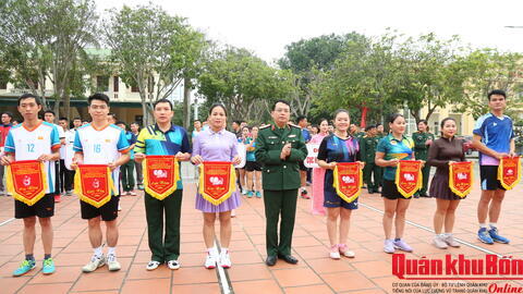 Cục Chính trị Quân khu 4 tổ chức giải bóng chuyền, bóng bàn, bicklebalk chào mừng kỷ niệm 80 năm Ngày truyền thống