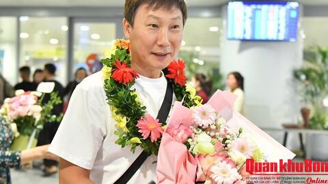 SEA Games 33: U22 Việt Nam rạng rỡ ngày trở về